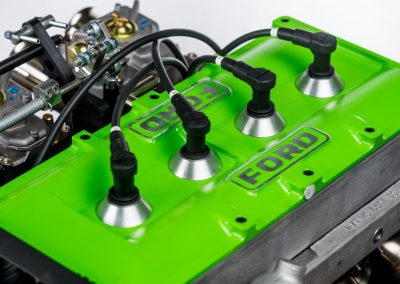 photo d&eacute;tail du couvre culasse d&rsquo;un moteur Ford BDG